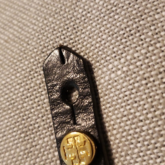 Tory Burch Black Wrap Leather Goldtone Logo Studs NWOT 15 inches - Picture 6 of 6